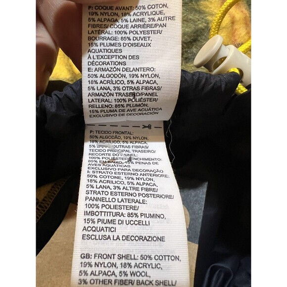 The North Face Reversible Insulated Winter Scarf Unisex Summit Gold New w/tag - Picture 6 of 8